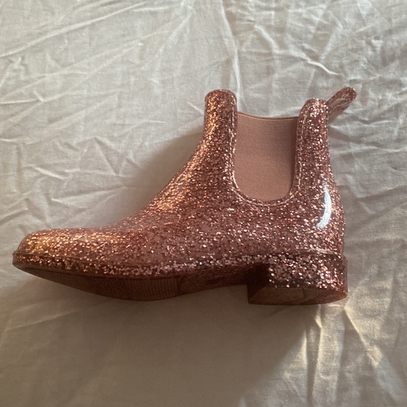 Old Navy Kids Pink Sparkled Boots - Picture 2 of 4